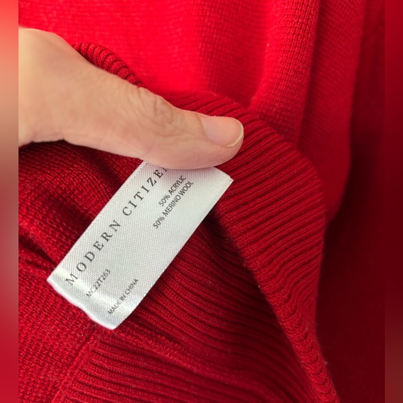 Modern Citizen Red Sweater - Picture 4 of 4